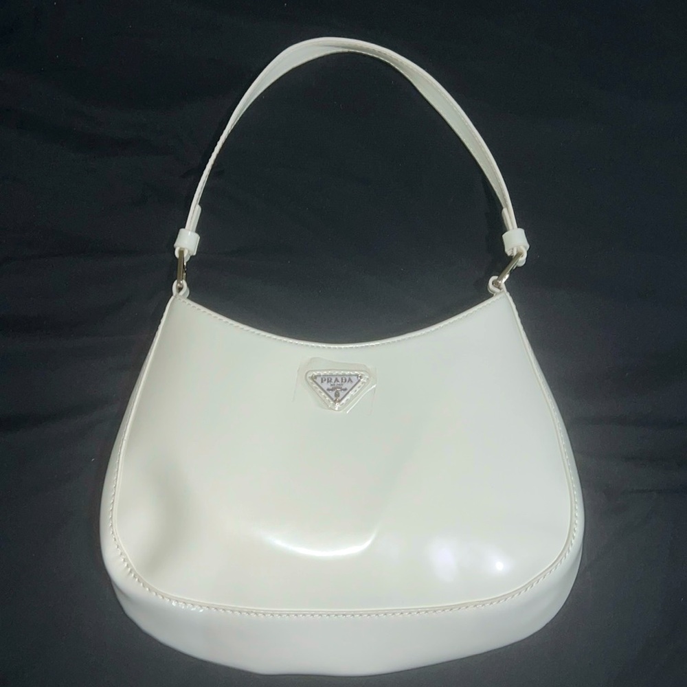 White shoulder bag
